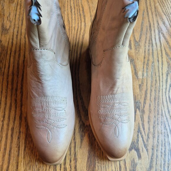 NIB BED STU ROAN Diabolical Leather Ankle Bootie Bone Size 7.5 - Picture 7 of 16